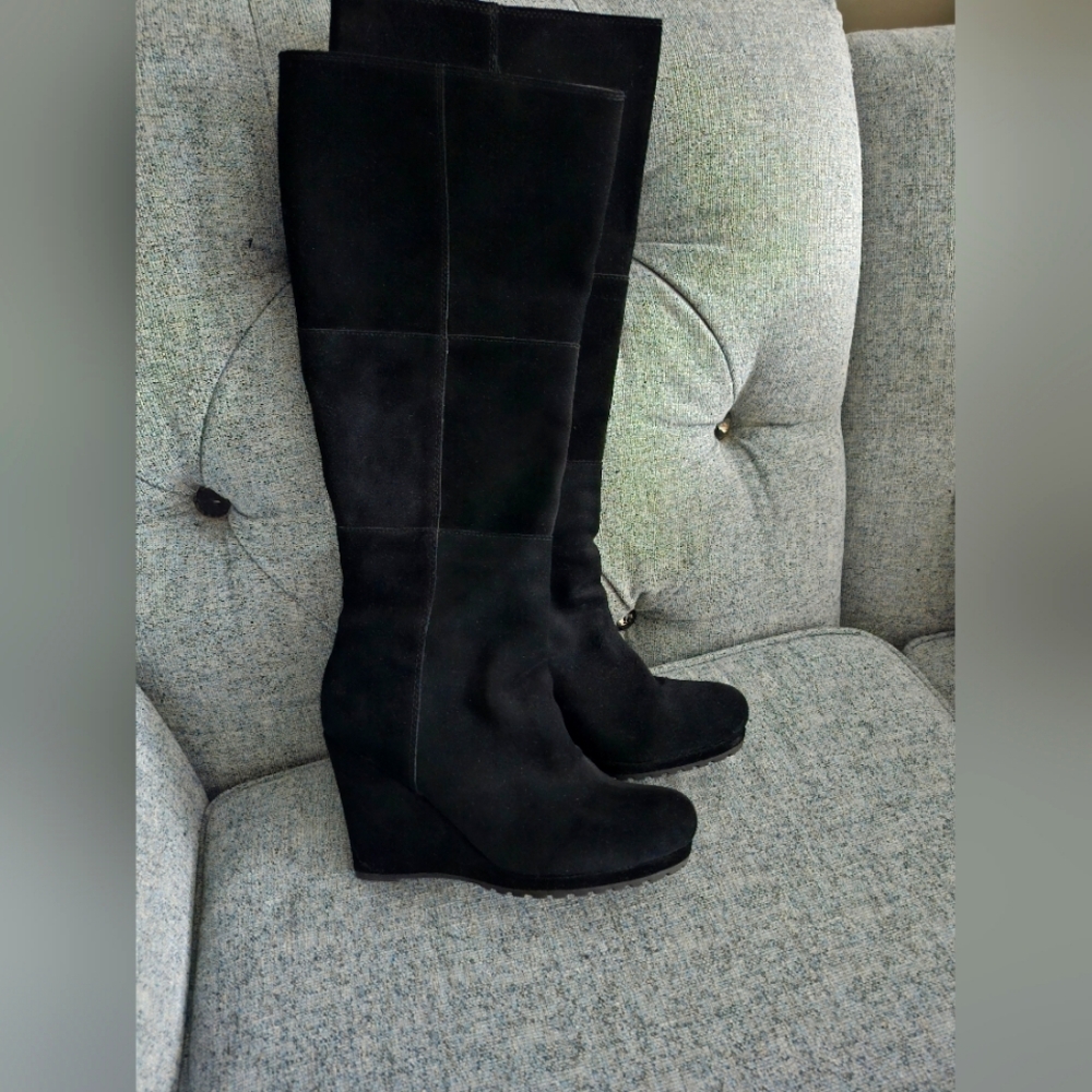 Suede boots